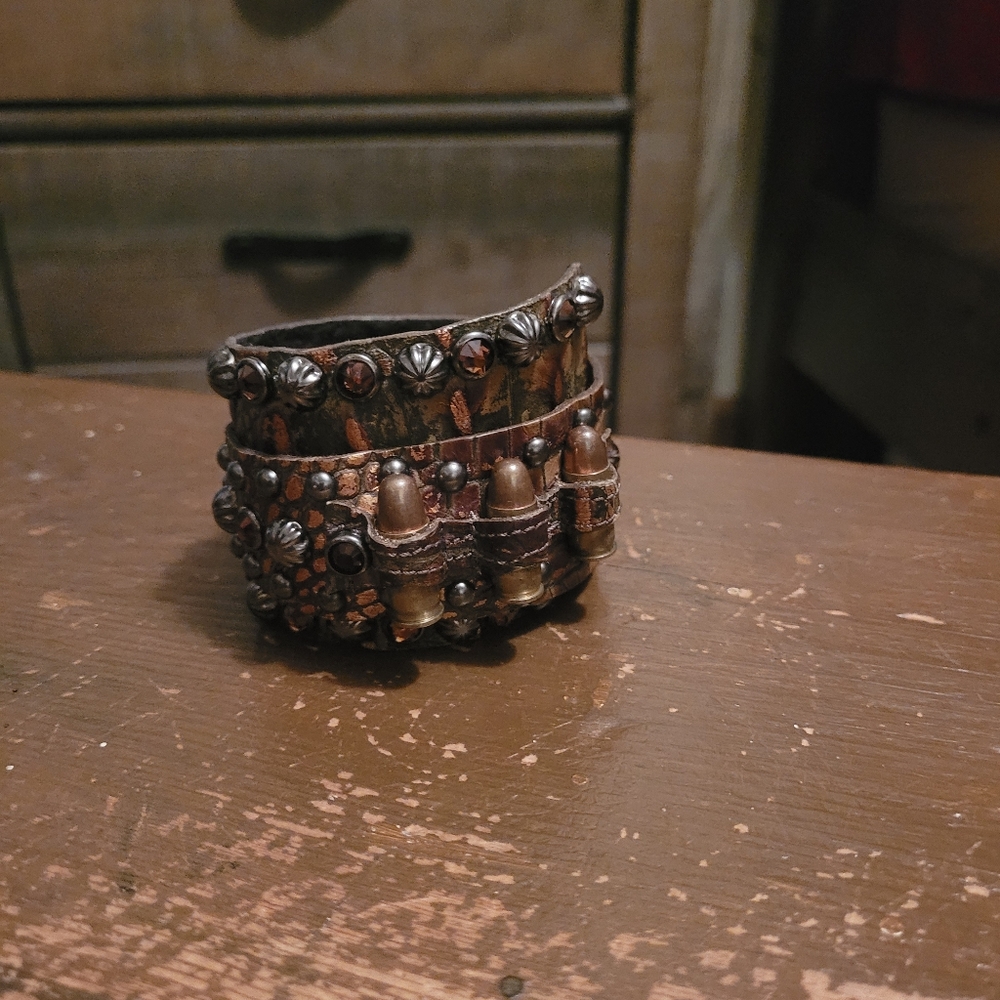 Leather Bracket - Picture 5 of 7